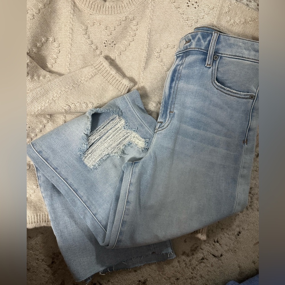 New🩷 Soft Light Wash High-Rise Wide Straight Jeans - Picture 5 of 11